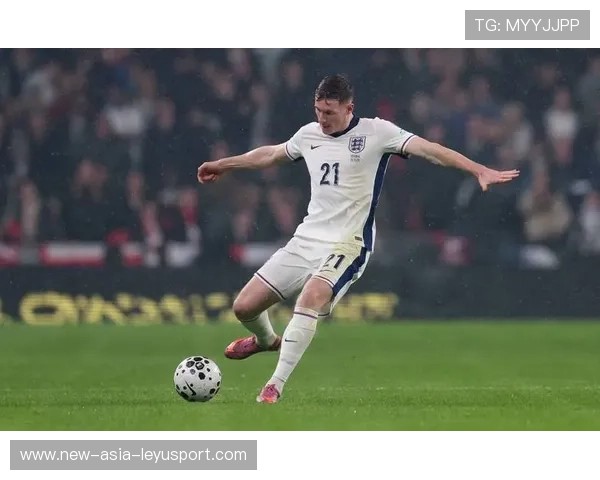 凯恩门前鱼跃冲顶，英格兰扩大比分优势——英格兰足球的激情时刻